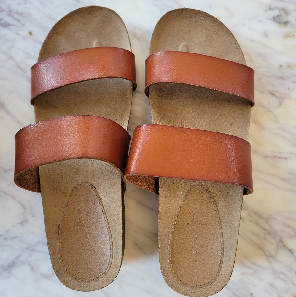 Basic Brown Leather Sandals